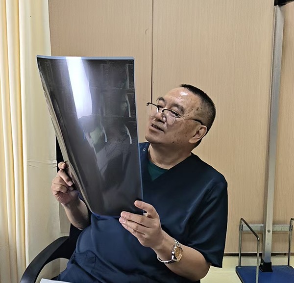 张高东.jpg
